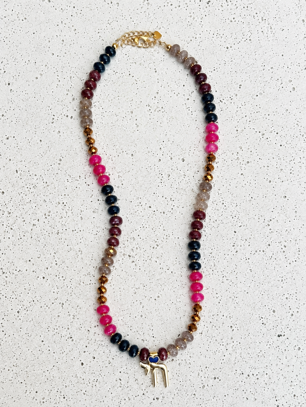 NAVY HEART CHAI CANDY NECKLACE