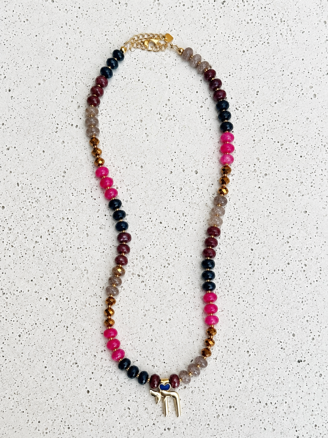 NAVY HEART CHAI CANDY NECKLACE