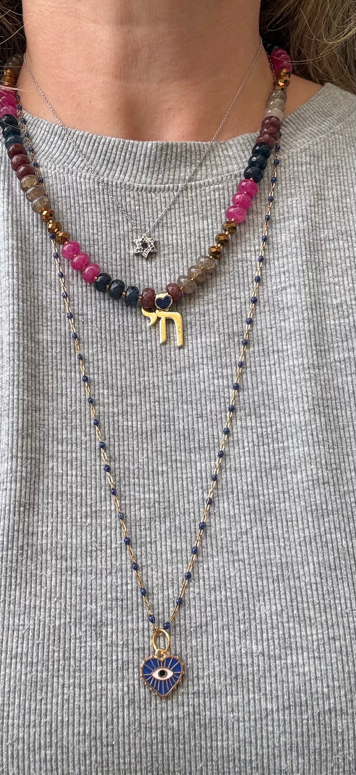 NAVY HEART CHAI CANDY NECKLACE