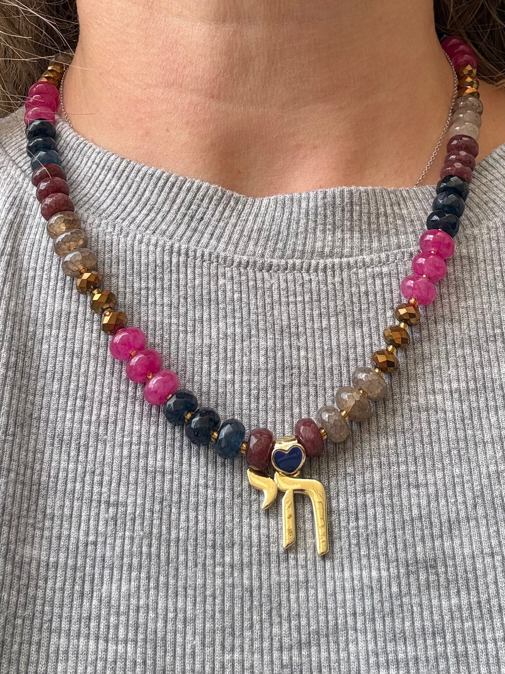 NAVY HEART CHAI CANDY NECKLACE