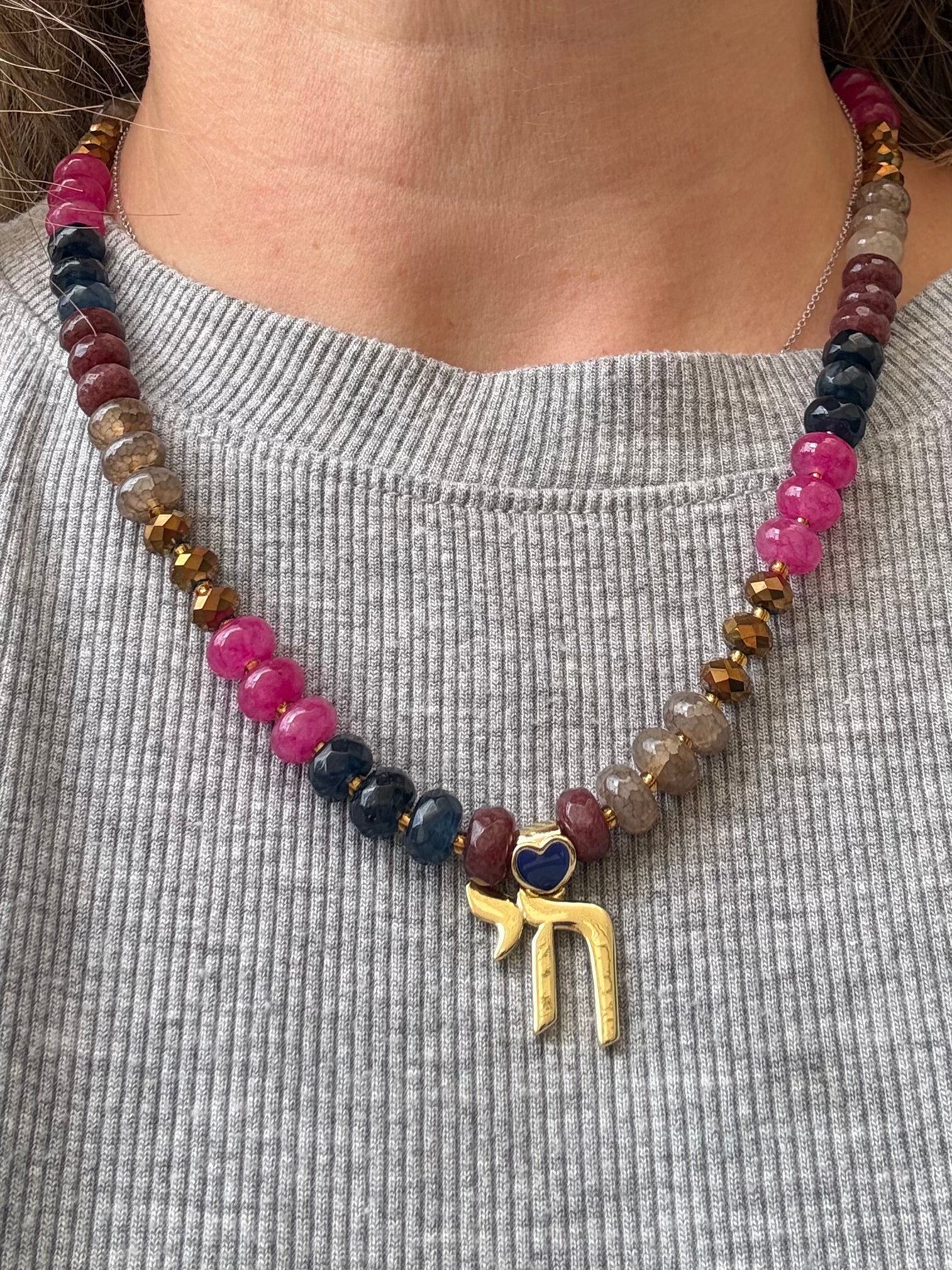 NAVY HEART CHAI CANDY NECKLACE