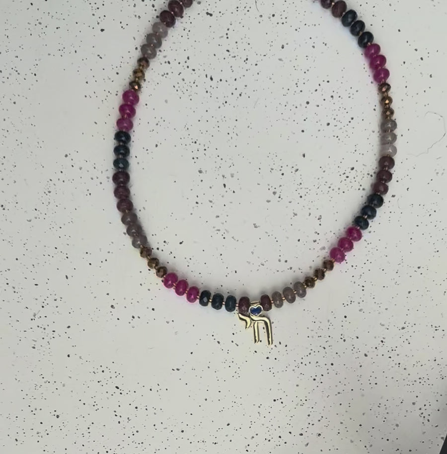 NAVY HEART CHAI CANDY NECKLACE